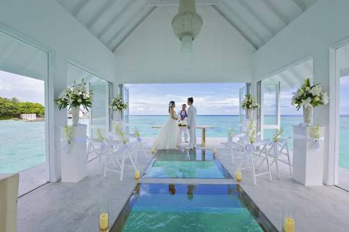 몰디브의 수상 결혼식장.jpg