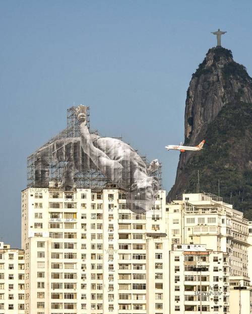 브라질 리우데자네이루에 설치된 초대형 설치미술