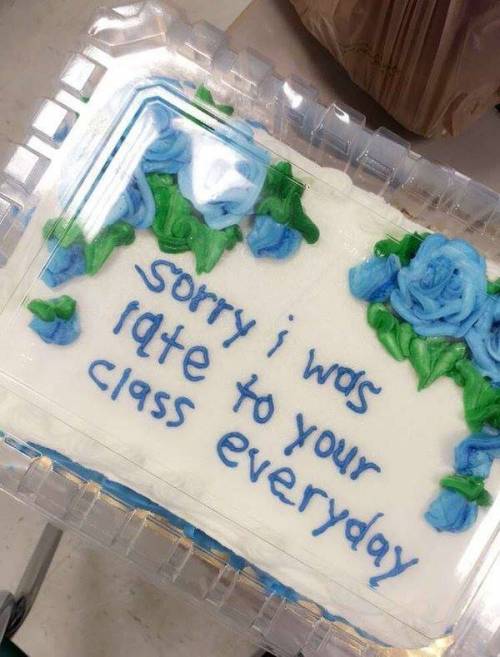 교수님에게 A를 받기위해 만든 케이크