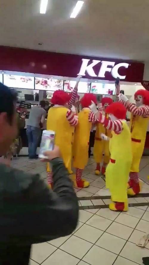 KFC 원정간 맥도날드.jpg