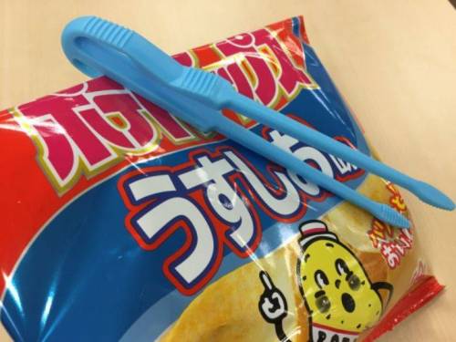일본 편의점에서 감자칩 사면 주는 것.jpg
