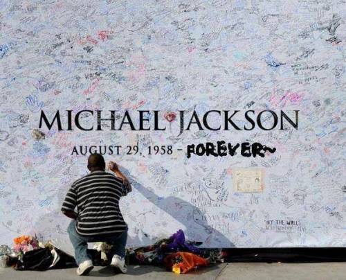 마이클 잭슨의 죽음이 미친 영향력.jpg