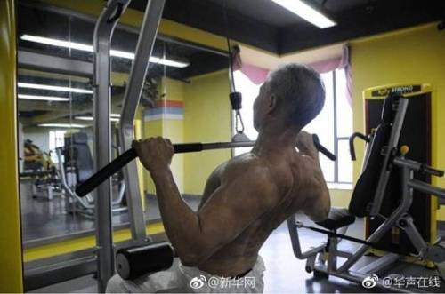 중국 70대 할아버지의 몸매.jpg