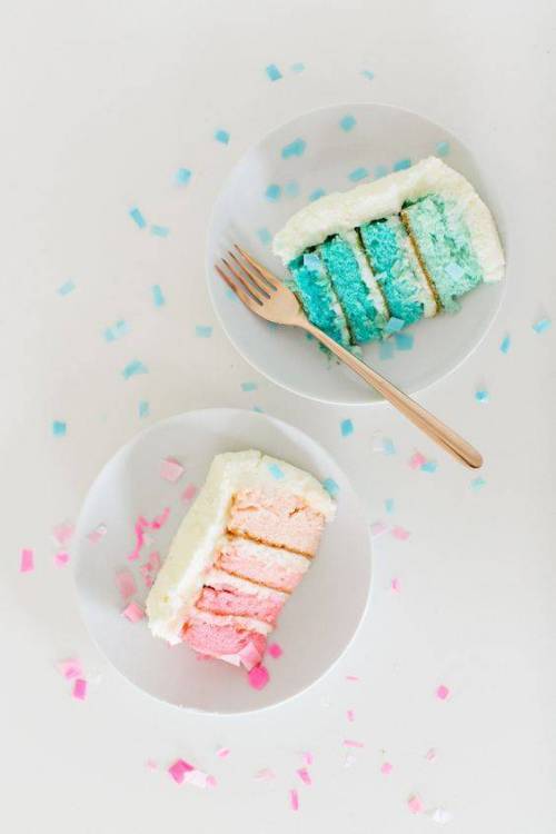 성별을 알려주는 케이크.jpg