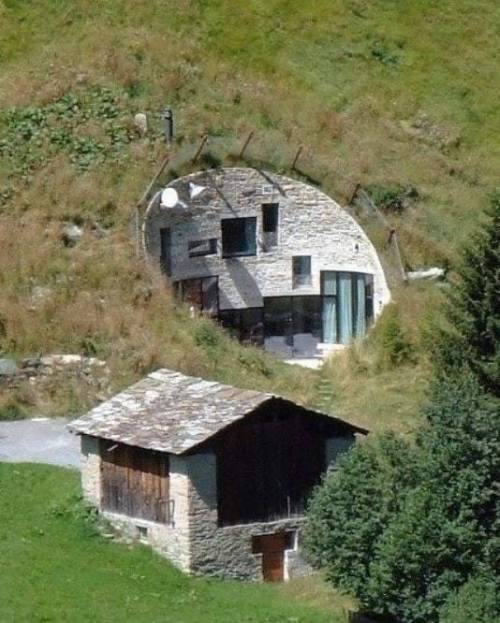 스위스의 반지하 집.jpg