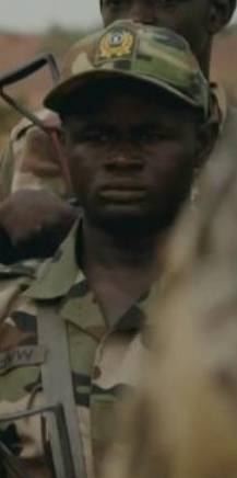 아프리카 군인들의 인싸템.jpg