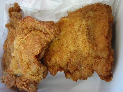 77년째 밝혀지지 않은 KFC 오리지날 치킨의 비밀.jpg