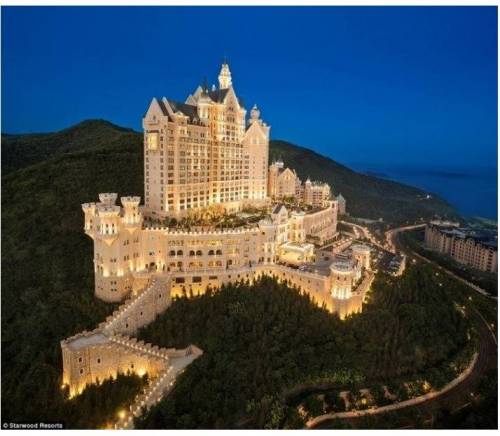 [스압] 현대판 궁전 같은 중국의 호텔.jpg