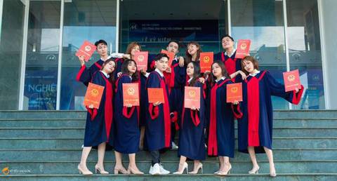 베트남 대학생들의 한국 스타일 졸업 사진.jpg