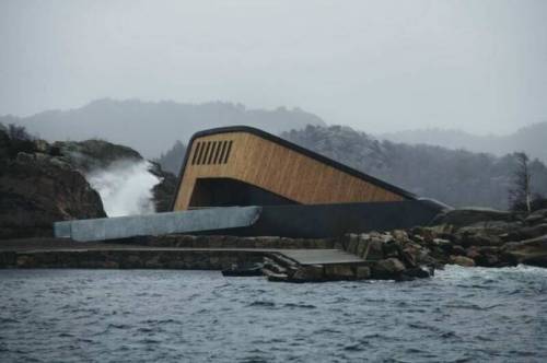 노르웨이 해저 식당.jpg