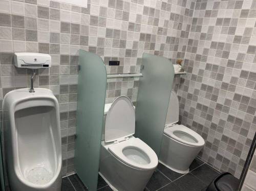 의도를 알 수 없는 화장실.
