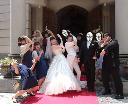 기묘한 결혼식.JPG