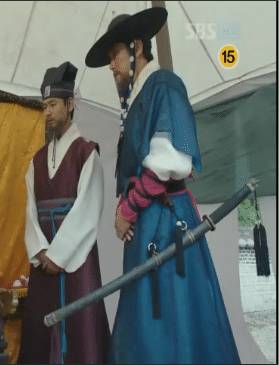 조선시대 칼 차는 법.jpg