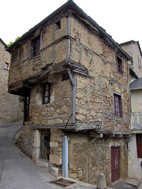 프랑스에서 가장 오래된 집.jpg