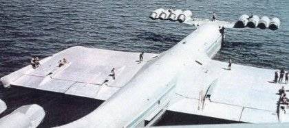 [스압] 러시아에서 1970년대에 만든 날아 다니는 함선.jpg