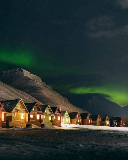 [스압] 노르웨이 밤하늘에 뜨는 별들과 풍경들.jpg