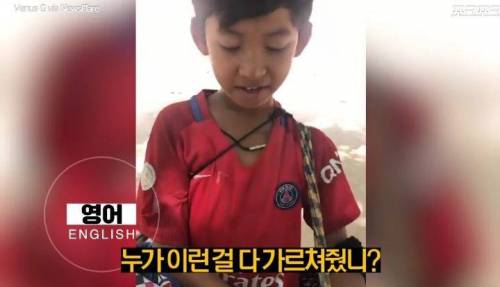 [스압] 16개 국어를 하는 캄보디아 소년.jpg