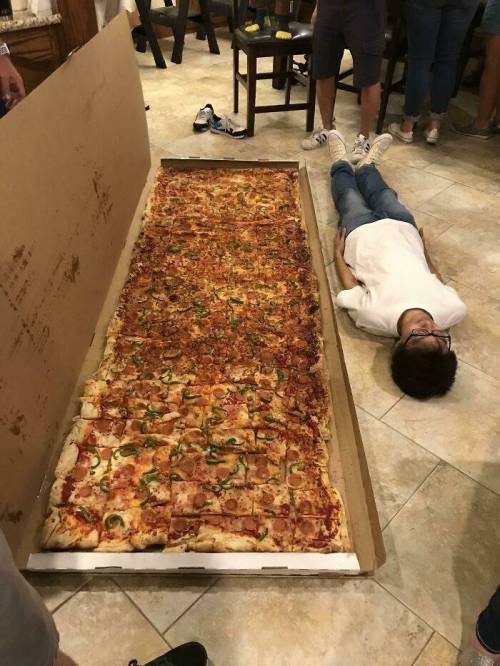 미국에서 판매 중인 피자 중 가장 큰 피자...