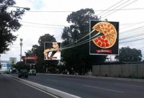 기발한 피자광고.jpg