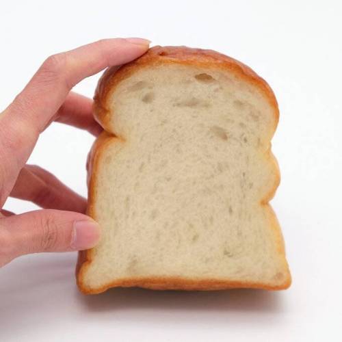 진짜 빵으로 만든다는 무드등.jpg