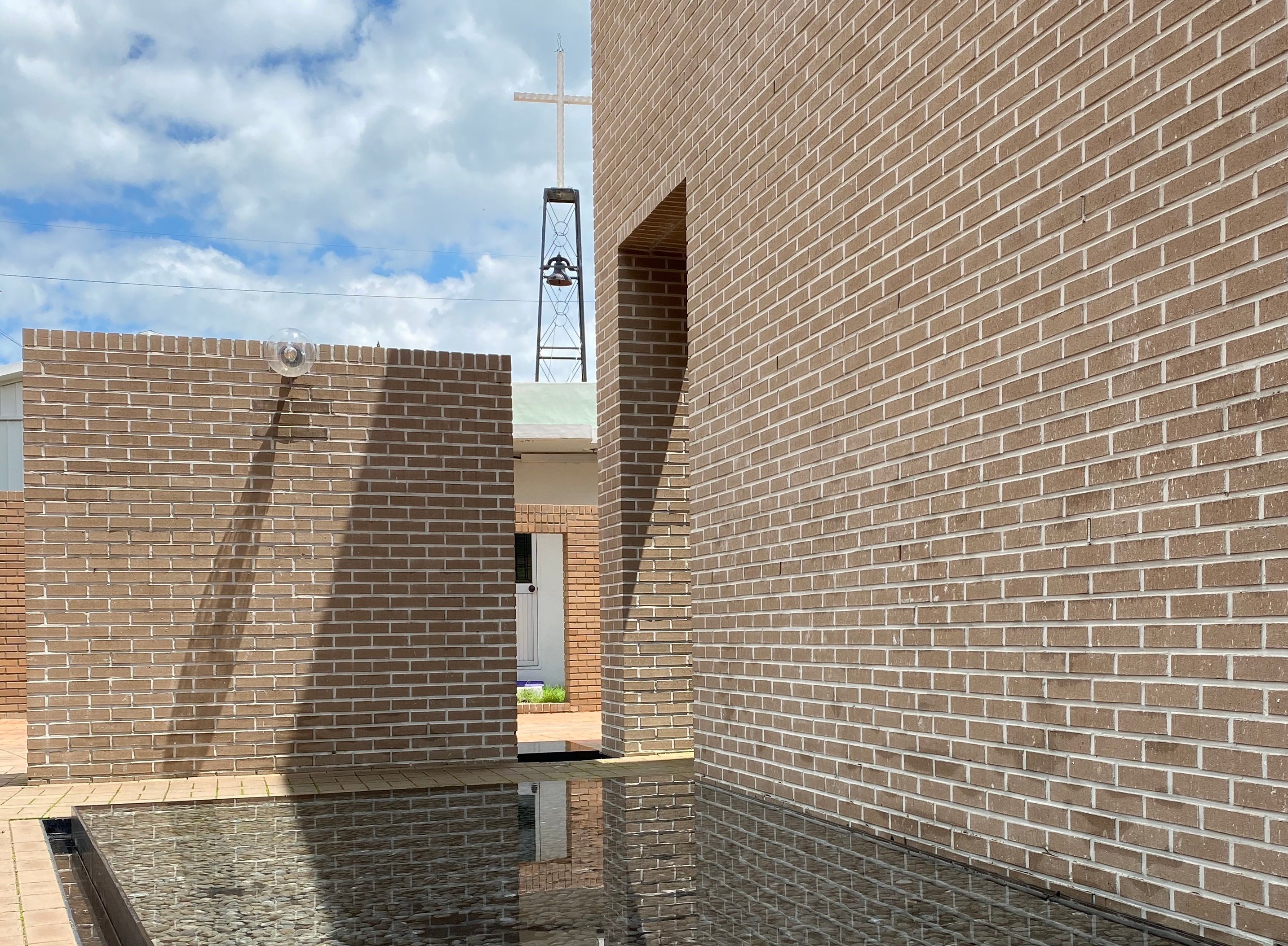 건축가 승효상이 무료로 설계한 경산의 15평짜리 교회