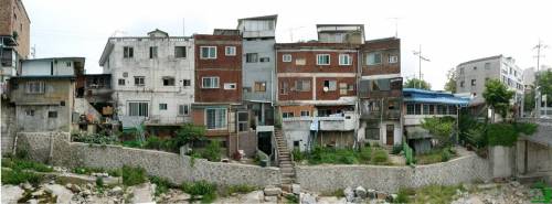 한국에서는 흔히 볼 수 없는 건축 형태