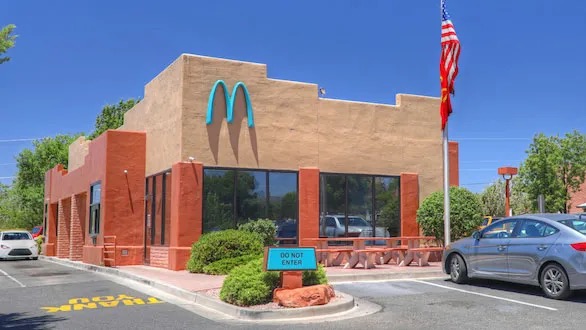 				전세계 하나뿐인 블루 맥도날드