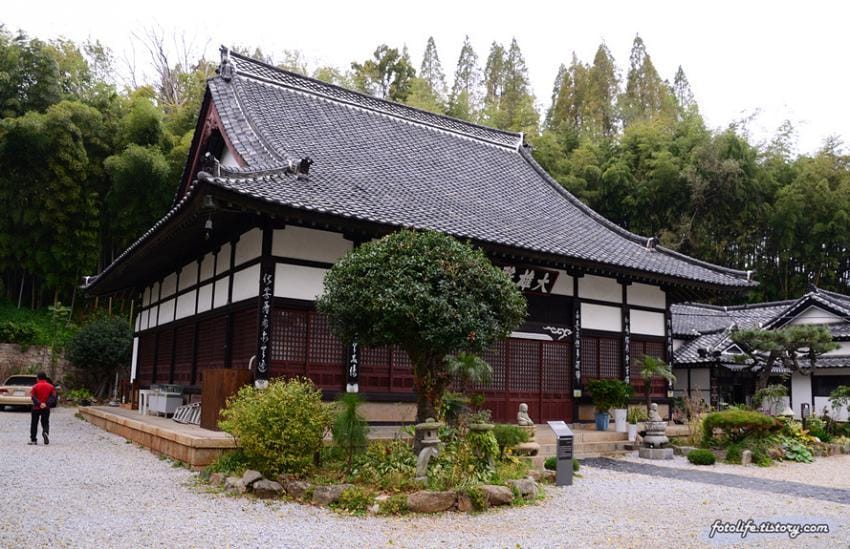 한국에 남아있는 유일한 일본식 사찰