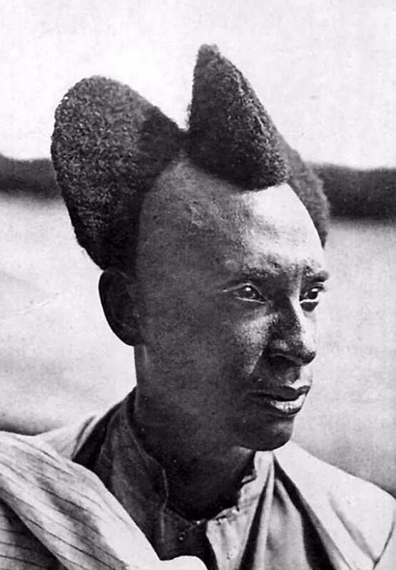 100년 전 사진에 드러난 르완다 전통 헤어스타일