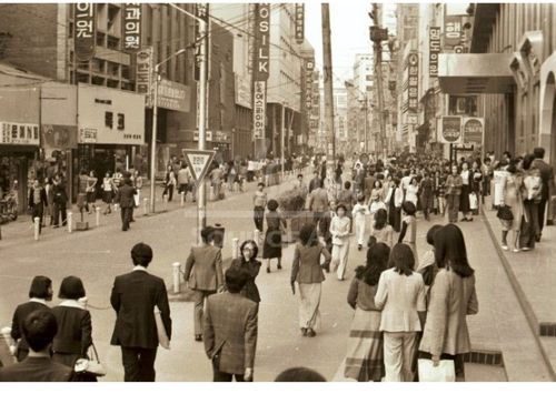 1976년 명동거리.jpg