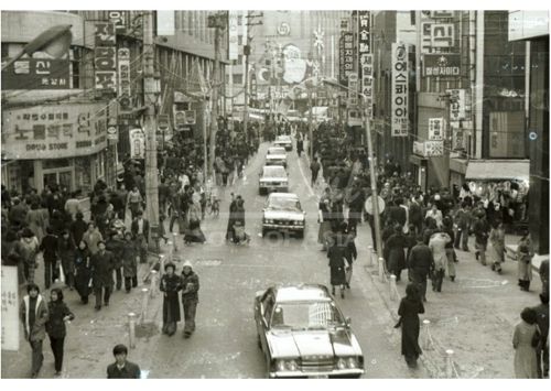 1976년 명동거리.jpg