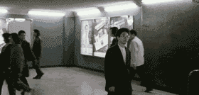 금요일의 퇴근길 모습.gif