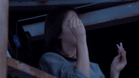 빨래집게로 코디하는 여자.gif