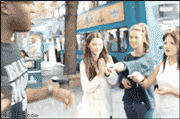 아이폰이 없어지는 마술.gif