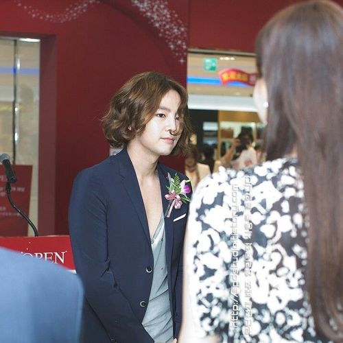 손 안대고 코파기.jpg