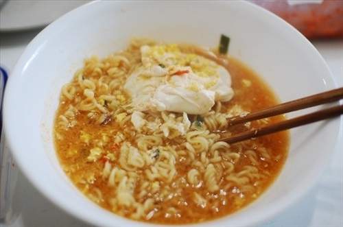 라면에 뭐넣으드세요?