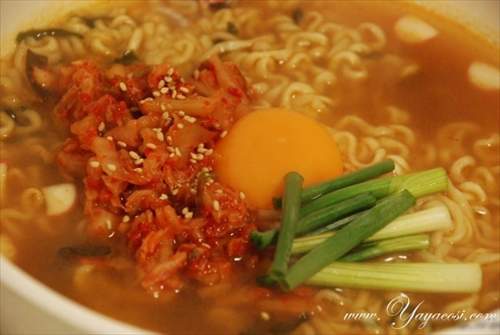 라면에 뭐넣으드세요?
