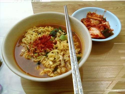 라면에 뭐넣으드세요?