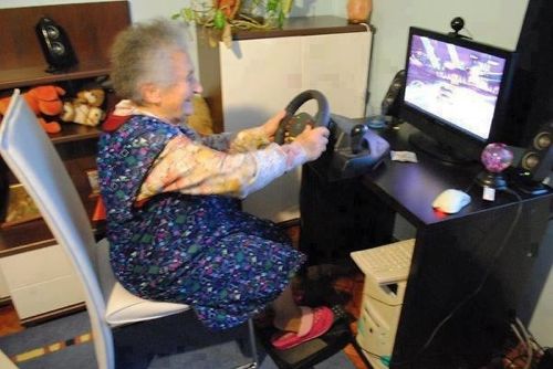 할머니의 씐나는 레이싱.jpg