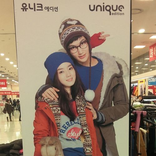 사람은 둘인데.jpg