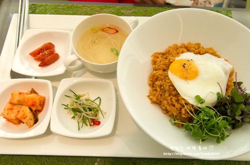 2만6천원 짜리 김치볶음밥.jpg