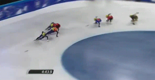 짱깨한테 당한 쇼트트랙.gif