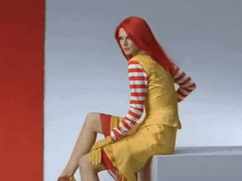 우리집에서 햄버거 먹고갈래.gif