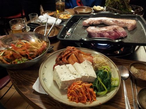 삼겹살이야 스테이크야