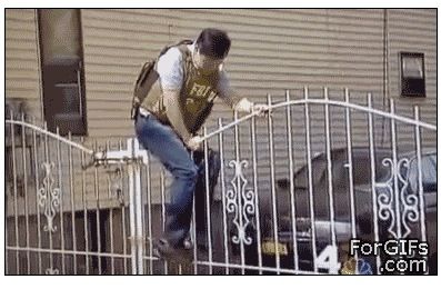 FBI의 위엄.gif
