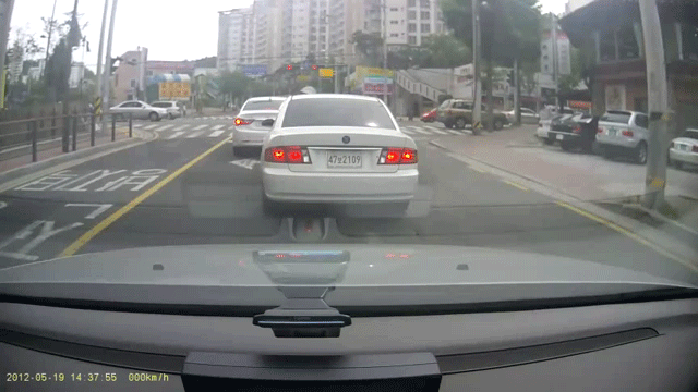 실제로 보면 지리는 교통사고 gif