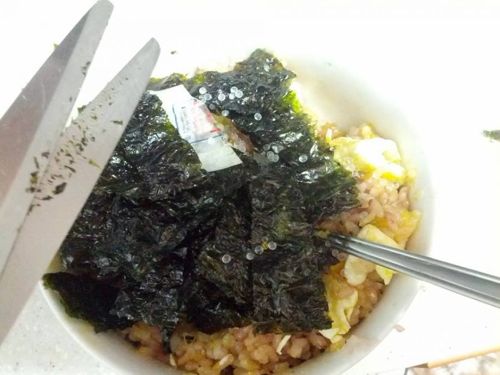 계란밥에는 역시 김을 넣어야..