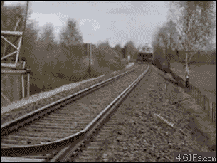 기차 롤러코스터.gif