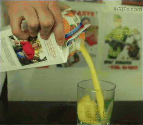 음료 따를 때 꿀팁.gif