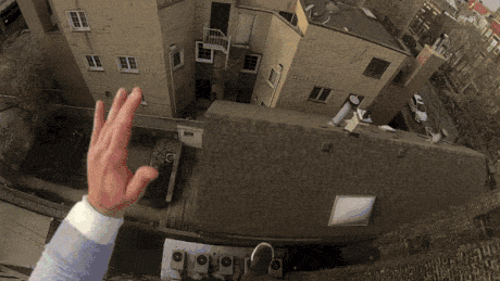 위험한 점프.gif